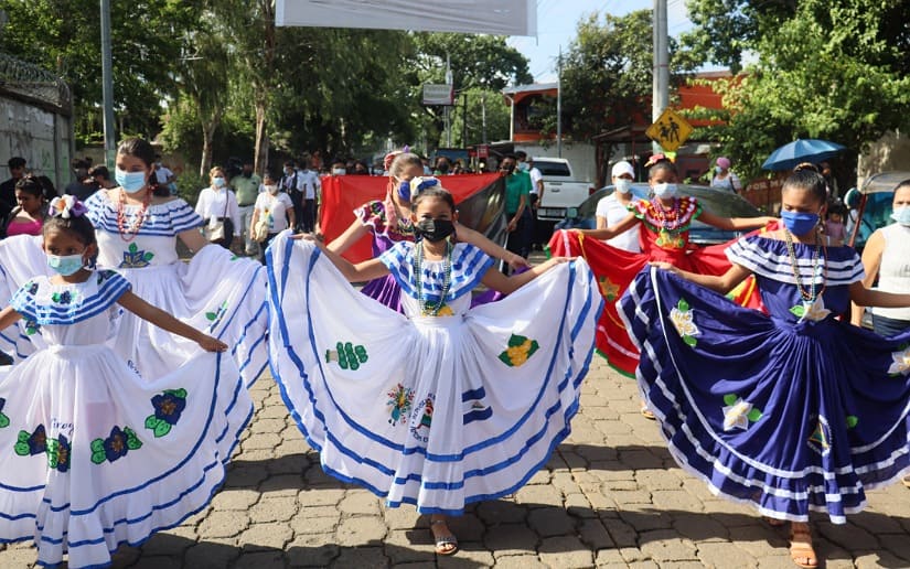 DESFILE